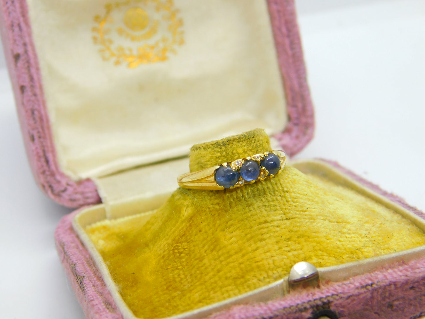 18ct Yellow Gold Cabochon Sapphire Set Band Ring Antique c1920 Art Deco