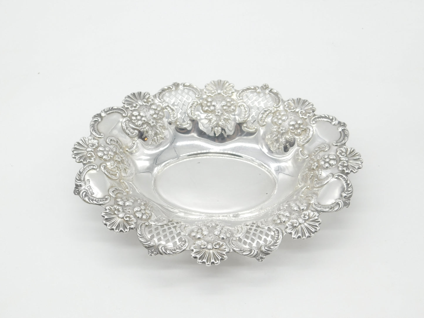 Edwardian Sterling Silver Floral Pattern Fruit Dish 1902 Sheffield Mappin & Webb