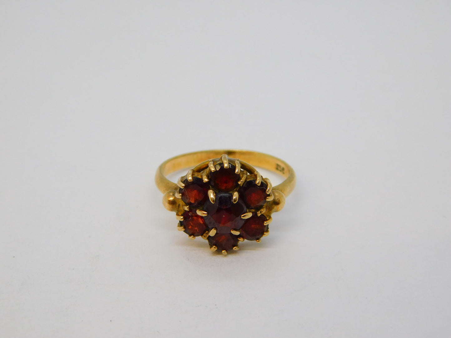 9ct Yellow Gold Bohemian Garnet Floral Cluster Ring Vintage c1970