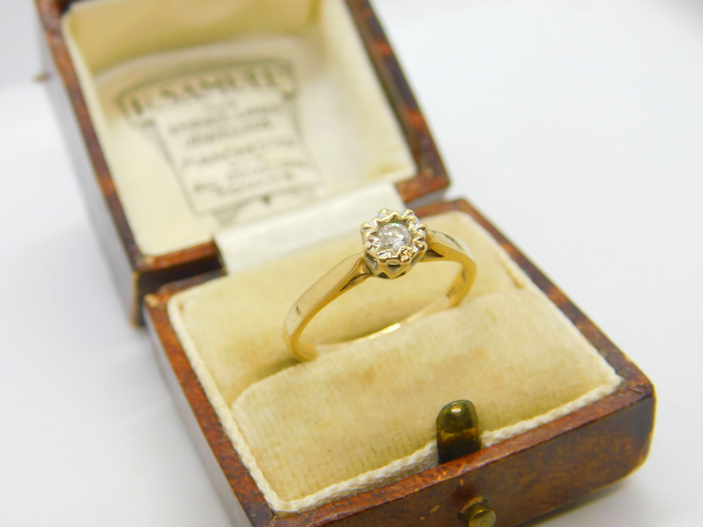 9ct Yellow Gold & 0.15ct Diamond Set Solitaire Ring Vintage c1990 Sheffield