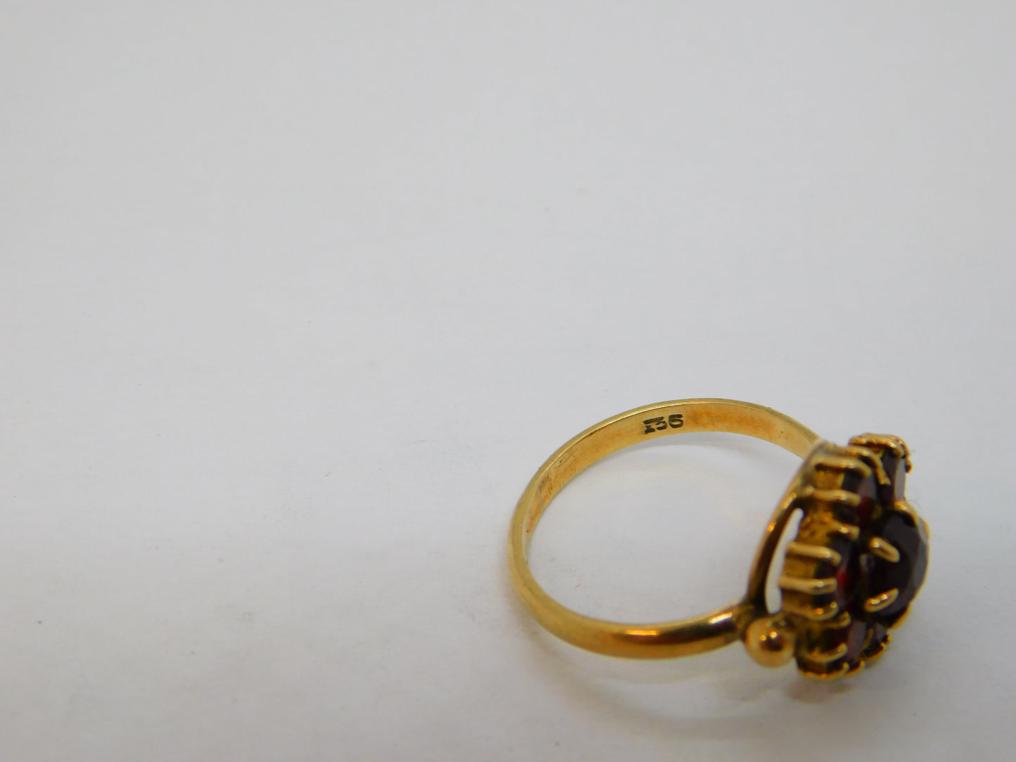 9ct Yellow Gold Bohemian Garnet Floral Cluster Ring Vintage c1970