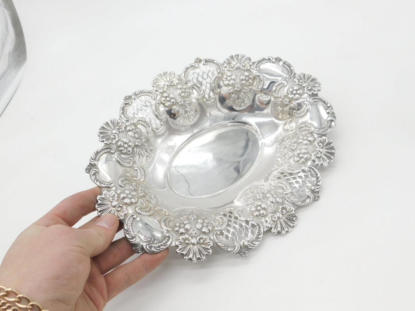 Edwardian Sterling Silver Floral Pattern Fruit Dish 1902 Sheffield Mappin & Webb