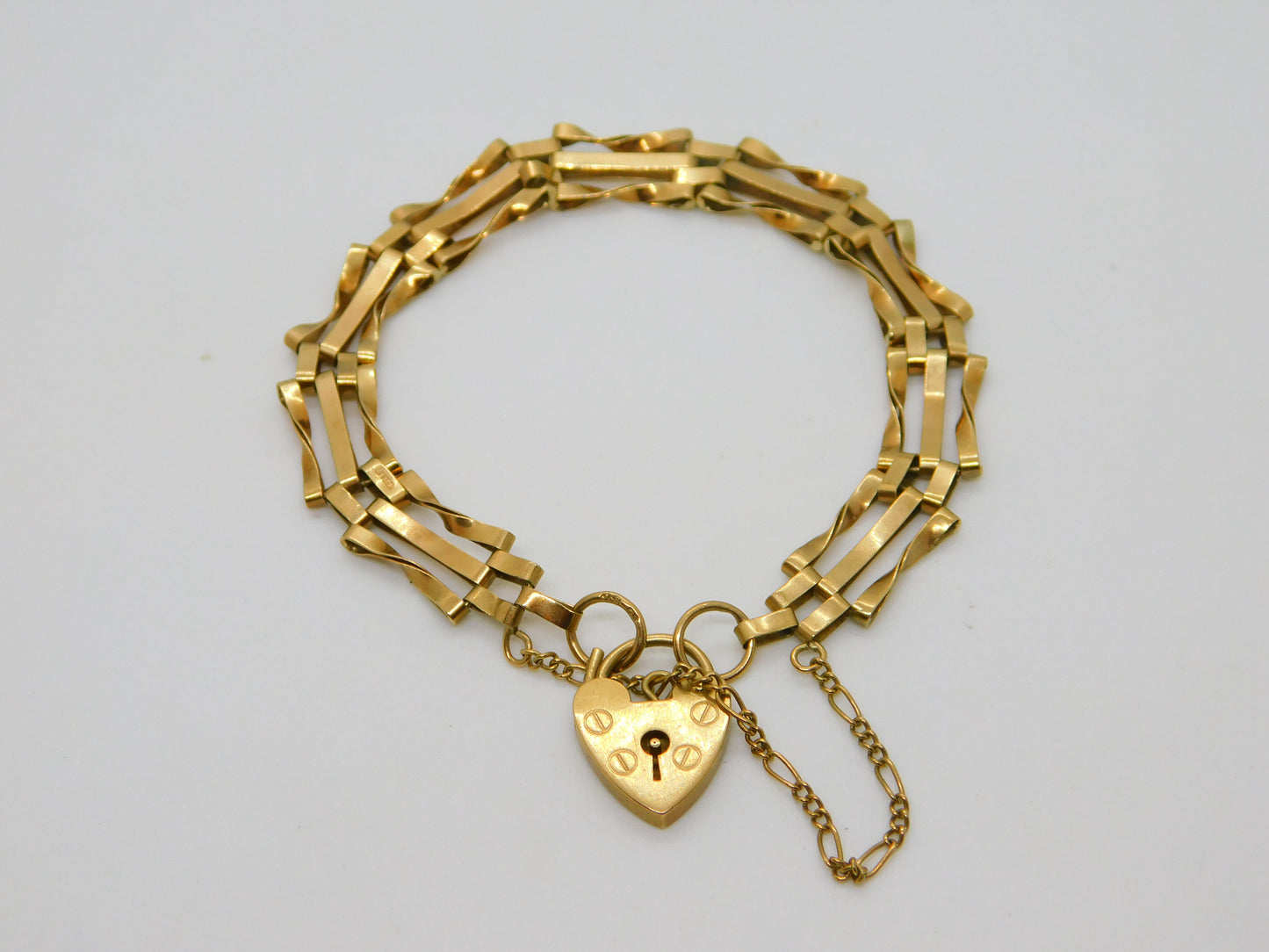 9ct Yellow Gold Gate Link Charm Bracelet Heart Lock Clasp 1977 London Vintage