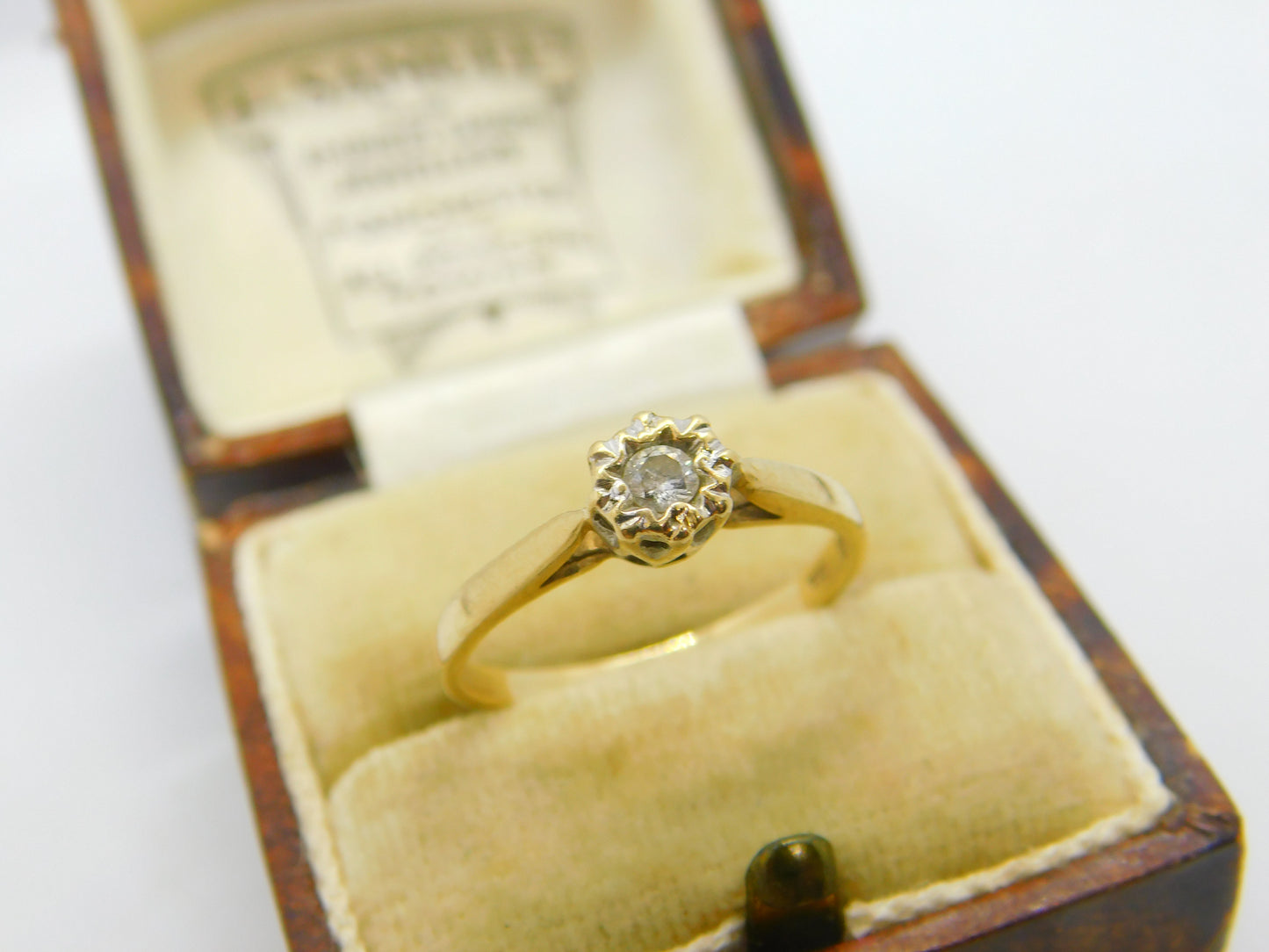 9ct Yellow Gold & 0.15ct Diamond Set Solitaire Ring Vintage c1990 Sheffield