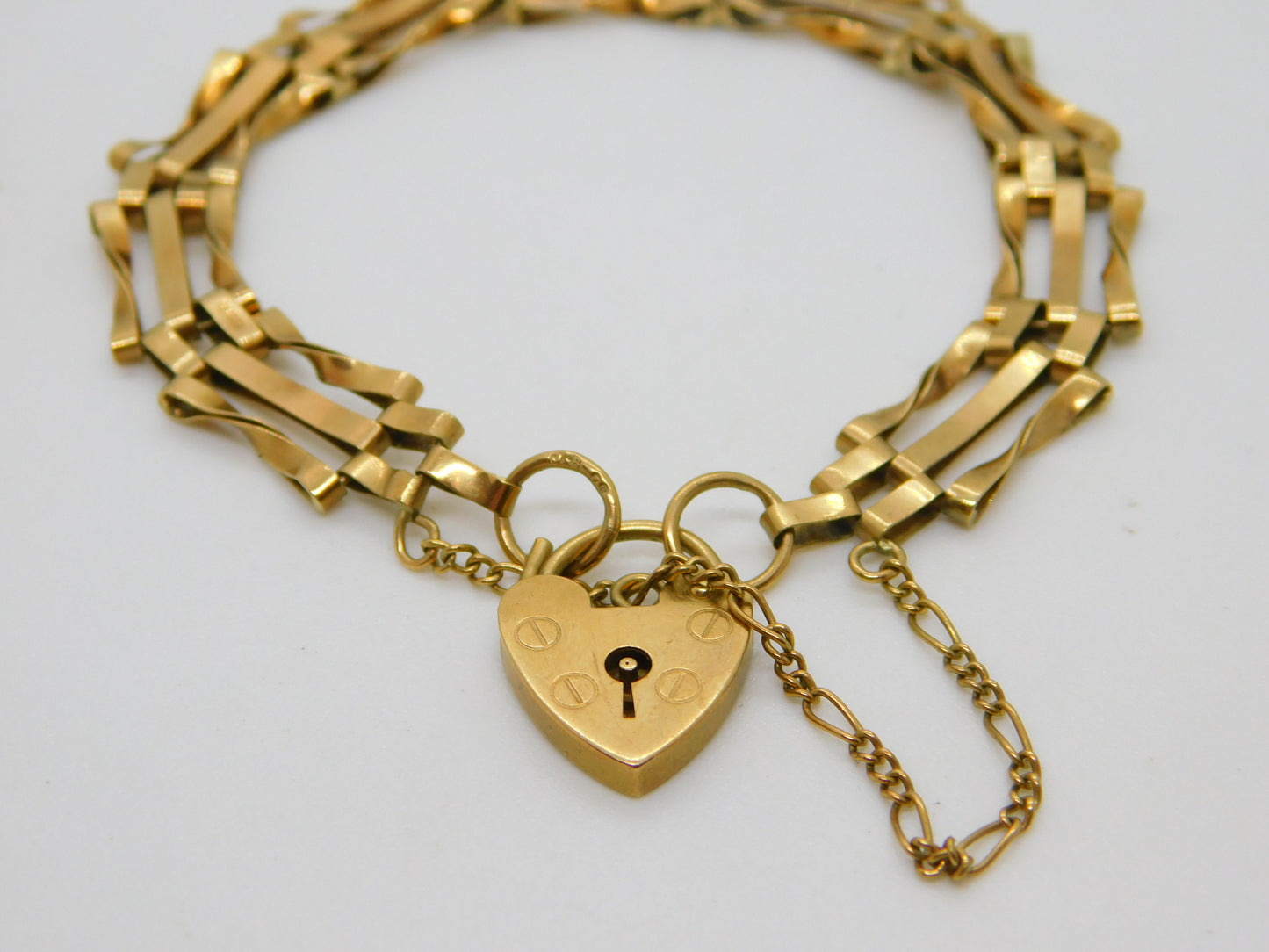 9ct Yellow Gold Gate Link Charm Bracelet Heart Lock Clasp 1977 London Vintage