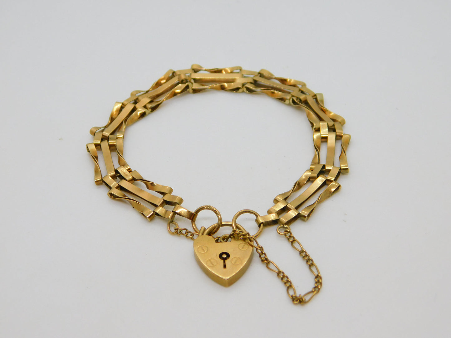 9ct Yellow Gold Gate Link Charm Bracelet Heart Lock Clasp 1977 London Vintage