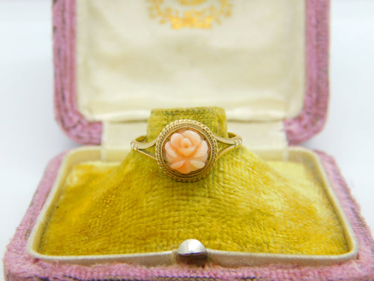 9ct Yellow Gold & Carved Coral Floral Band Ring 1981 Birmingham Vintage