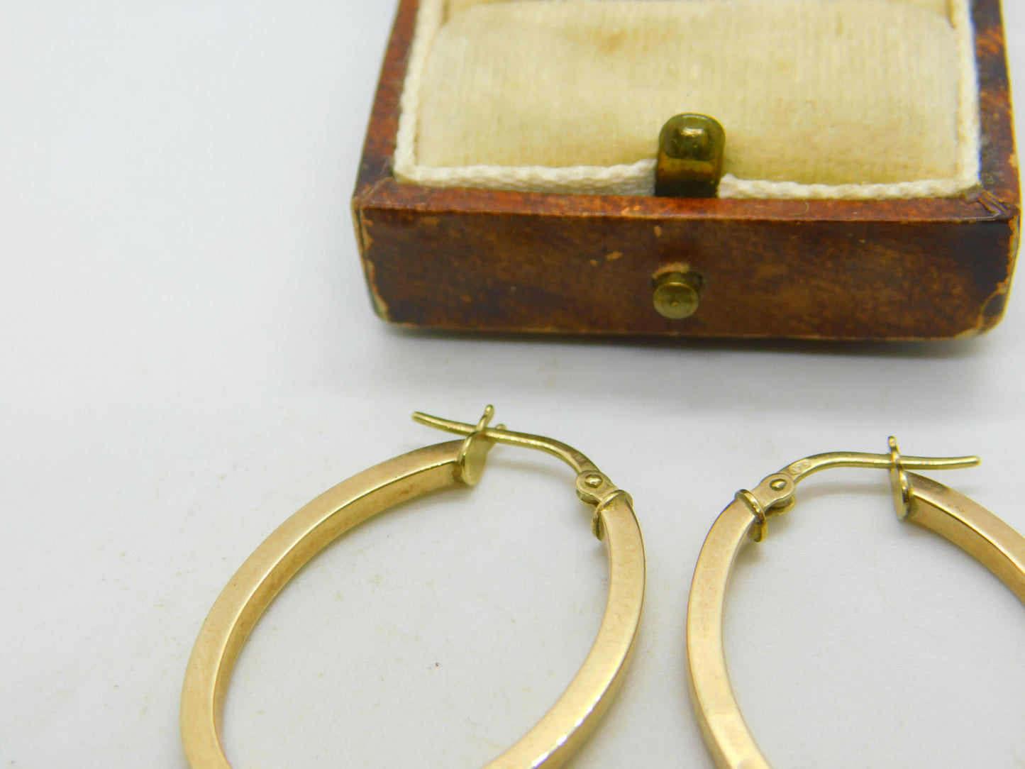 9ct Yellow Gold Oval Form Sleeper Hoop Earrings Vintage c1980