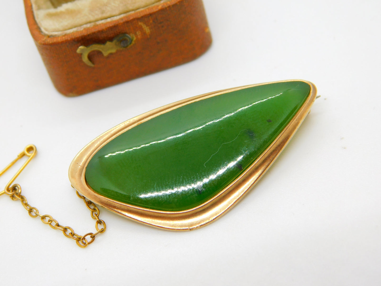 9ct Yellow Gold Abstract Nephrite Jade Brooch Pin Antique c1920 Art Deco