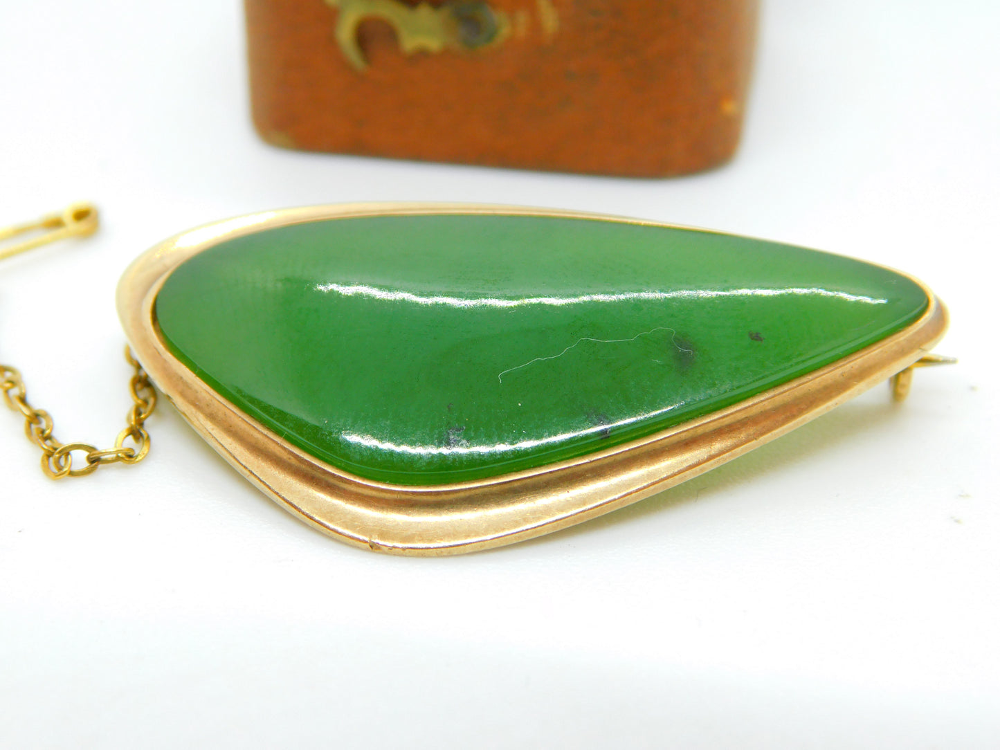 9ct Yellow Gold Abstract Nephrite Jade Brooch Pin Antique c1920 Art Deco