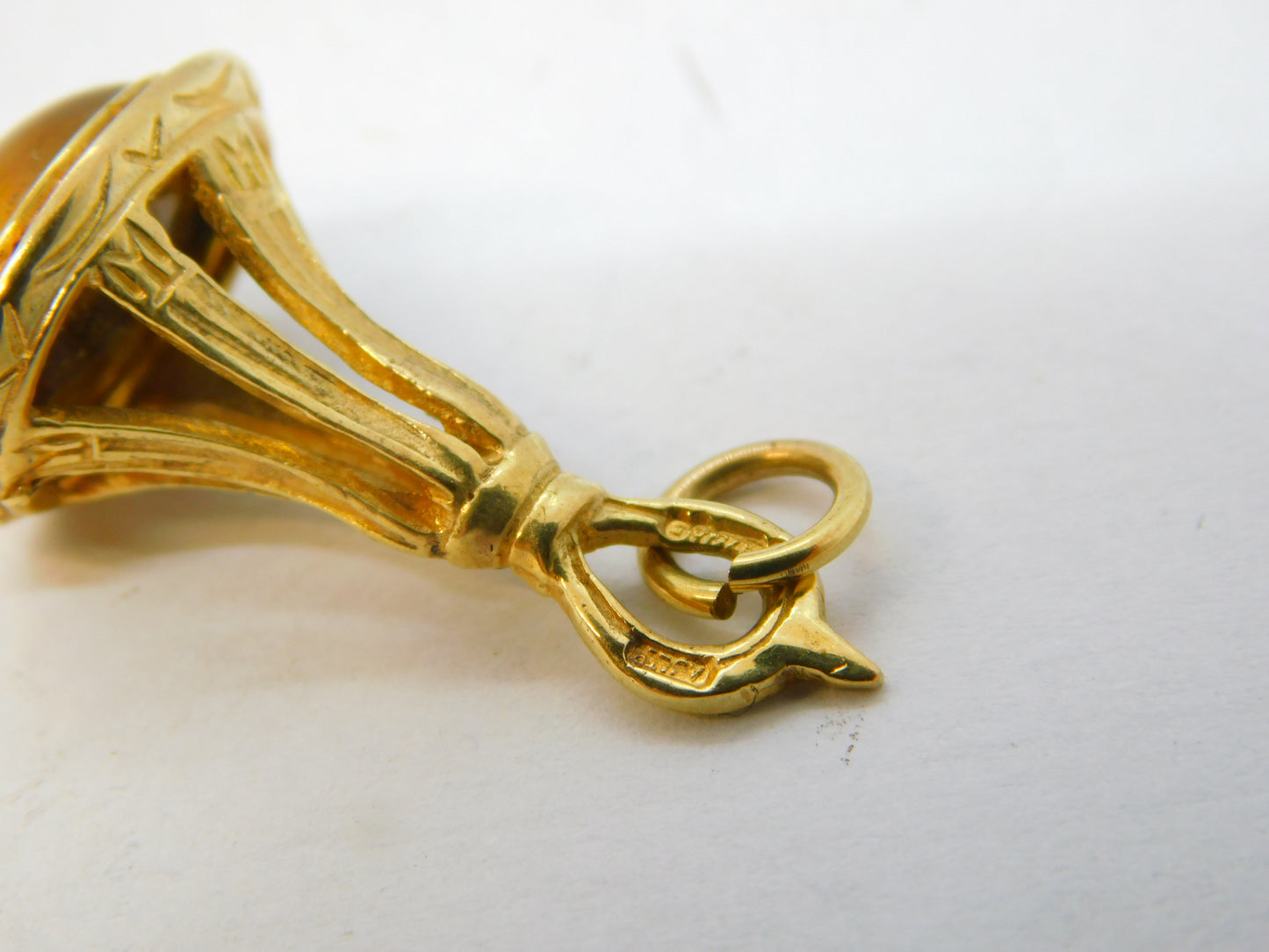 9ct Yellow Gold Cabochon Tiger's Eye Set Fob Pendant Vintage 1963 London