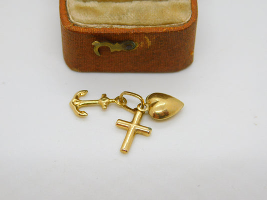 9ct Yellow Gold Faith, Hope, Charity Charm Pendant Vintage c1970