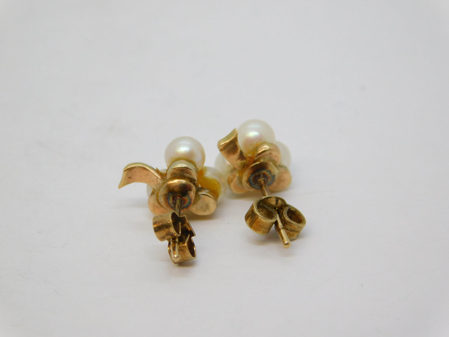 9ct Yellow Gold Cultured Pearl Shamrock Stud Earrings Vintage c1970