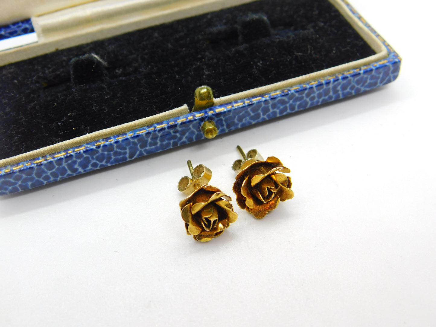 Pair of 9ct Yellow Gold Rose or Spring Flower Stud Earrings Vintage c1970