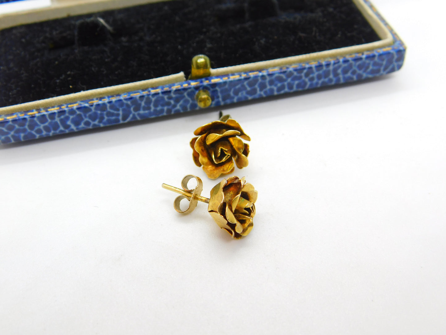 Pair of 9ct Yellow Gold Rose or Spring Flower Stud Earrings Vintage c1970