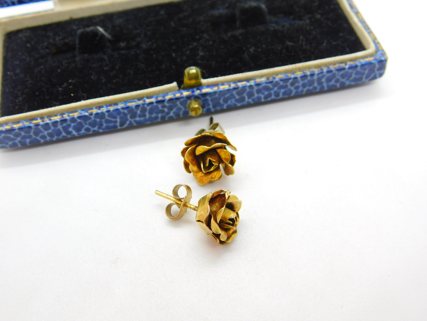 Pair of 9ct Yellow Gold Rose or Spring Flower Stud Earrings Vintage c1970