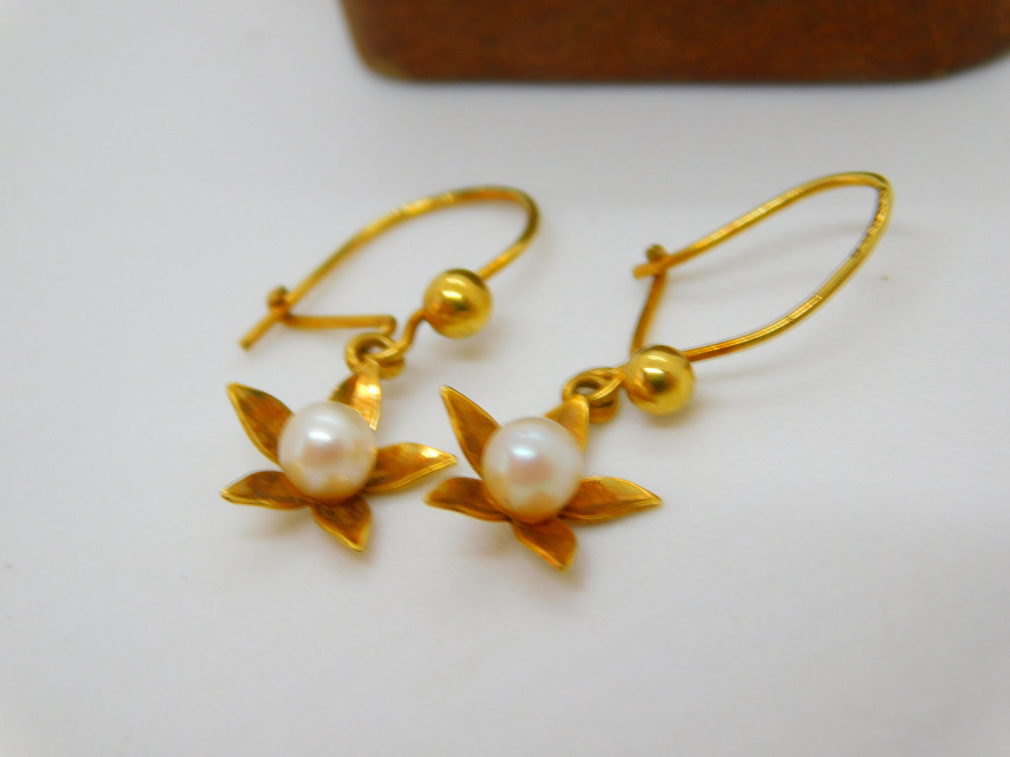 9ct Yellow Gold Pearl Set Floral Drop Hoop Earrings Vintage 1979 London