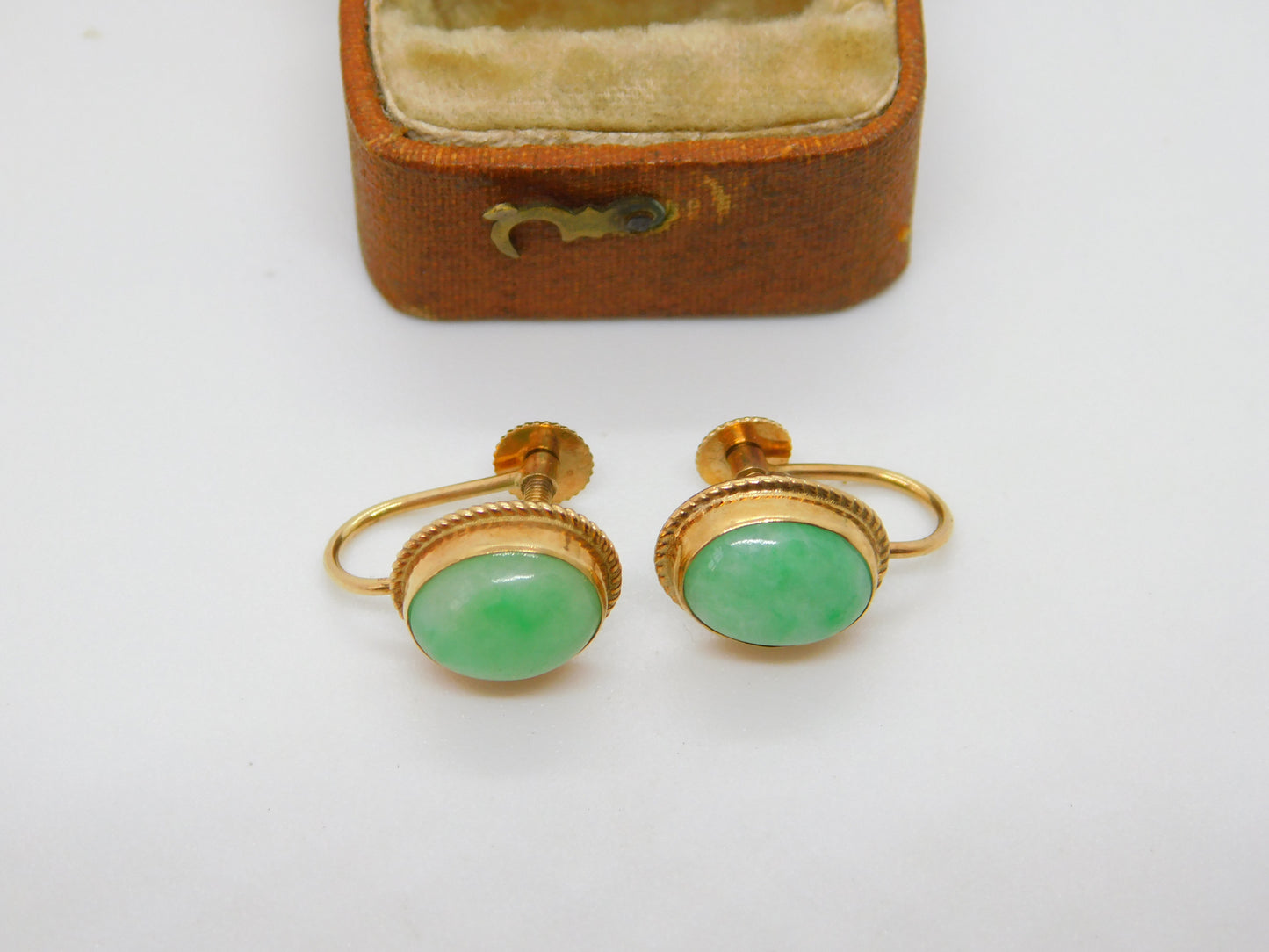 9ct Yellow Gold Cabochon Green Jade Screw Back Earrings Antique c1920 Deco