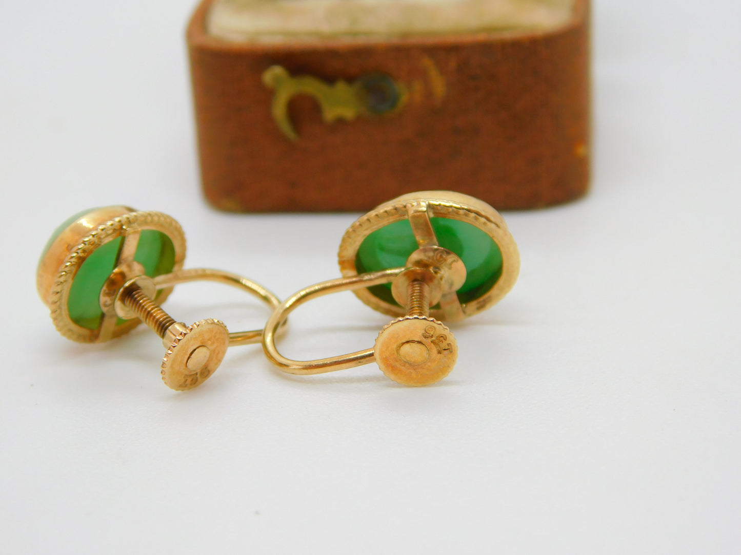 9ct Yellow Gold Cabochon Green Jade Screw Back Earrings Antique c1920 Deco