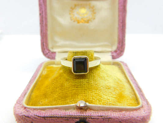 9ct Yellow Gold & Faceted Green Tourmaline Band Ring c1990 Birmingham Vintage