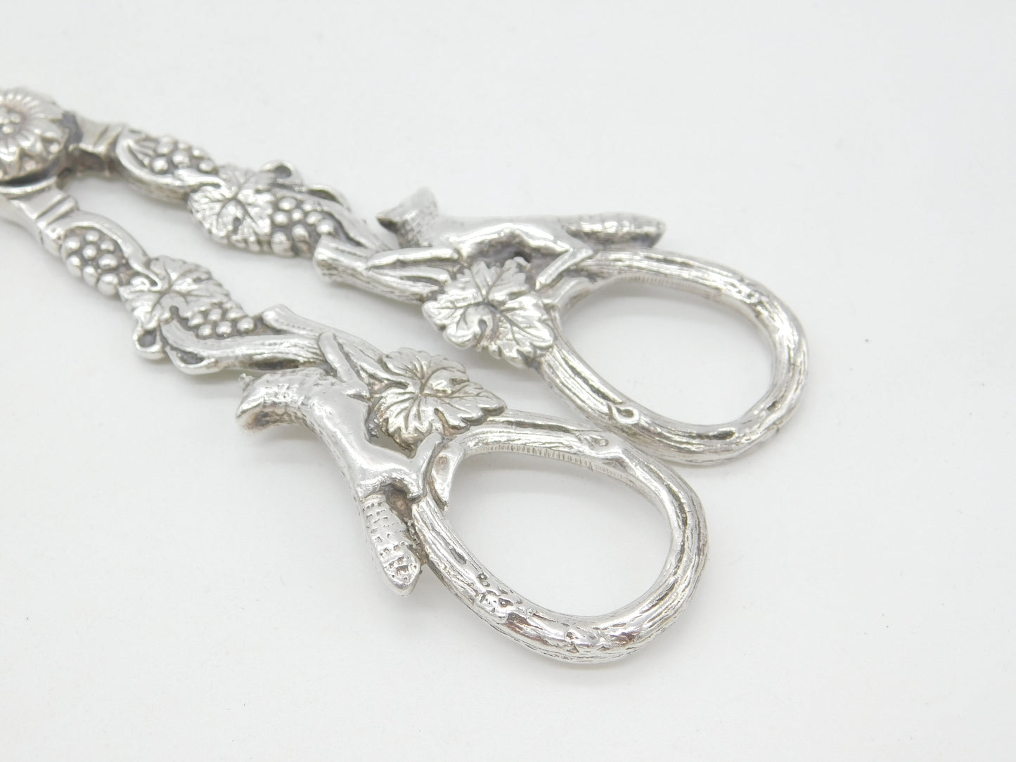 Sterling Silver Vine & Running Fox Grape Scissors 1967 London Antique