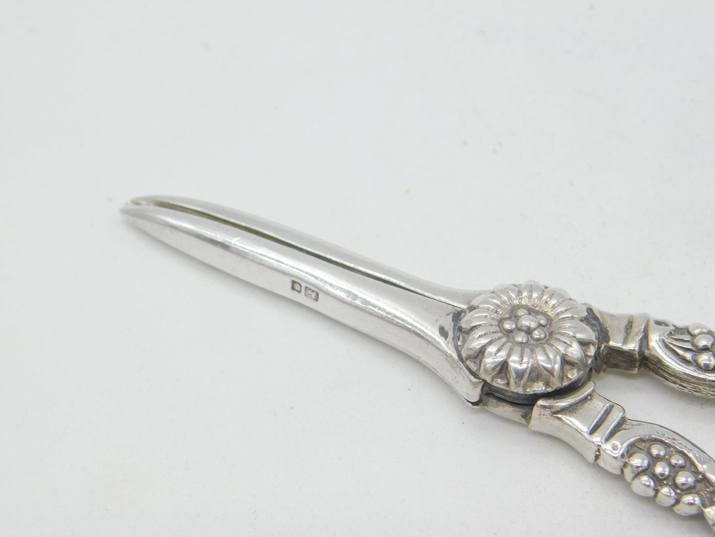 Sterling Silver Vine & Running Fox Grape Scissors 1967 London Antique