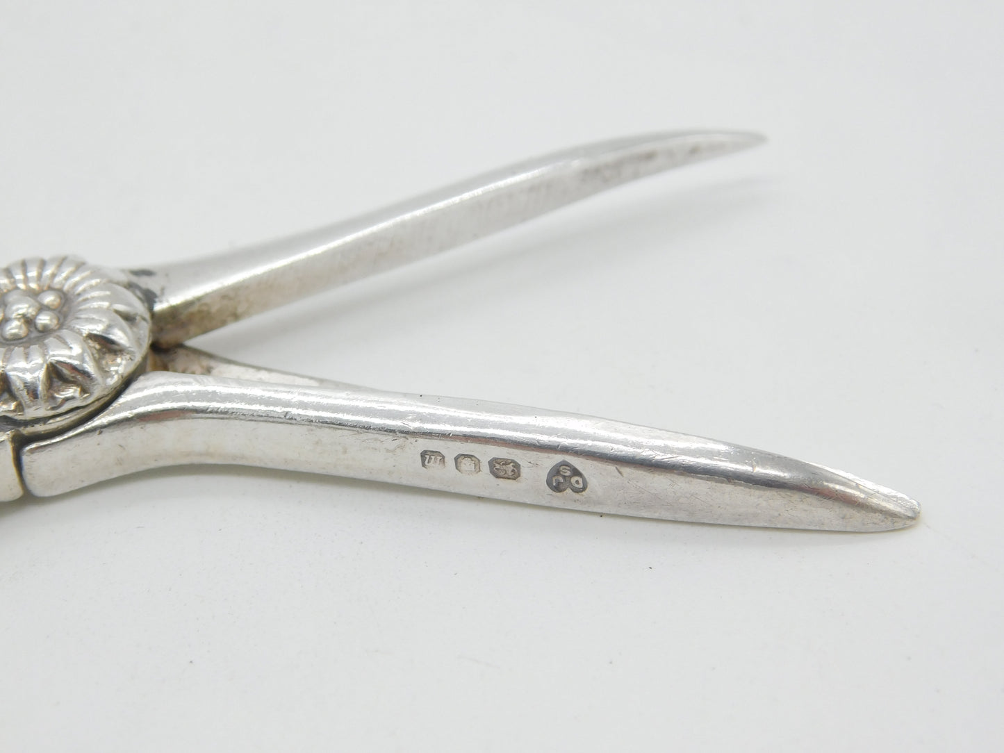 Sterling Silver Vine & Running Fox Grape Scissors 1967 London Antique