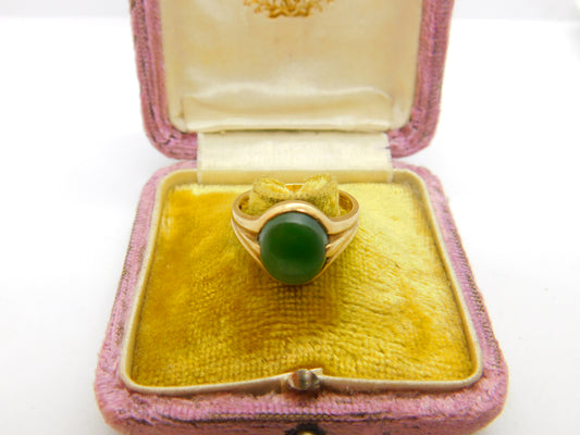 9ct Yellow Gold Cabochon Nephrite Jade Signet Ring Antique c1940 Art Deco