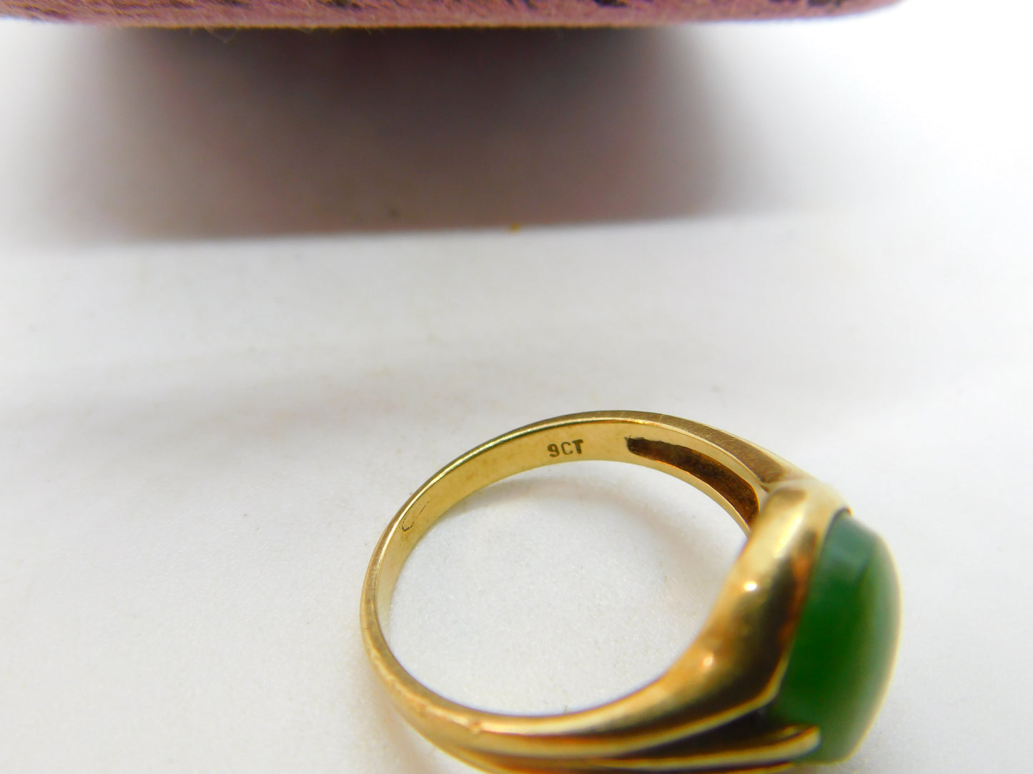 9ct Yellow Gold Cabochon Nephrite Jade Signet Ring Antique c1940 Art Deco