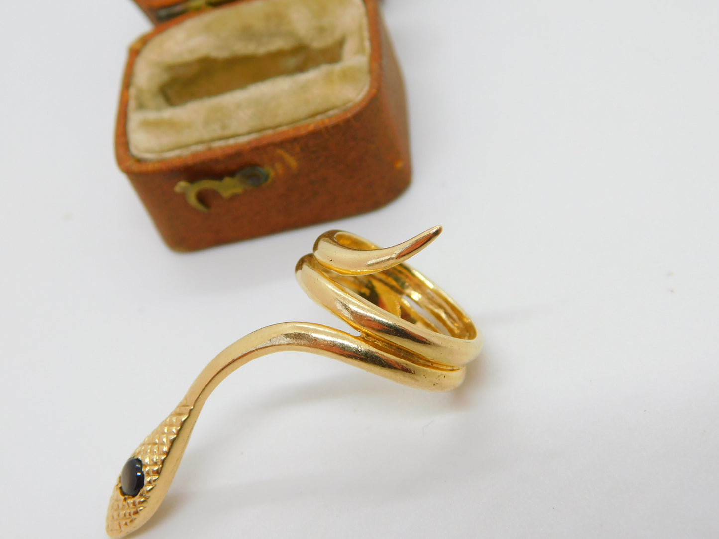 14ct Yellow Gold & Cats Eye Stone Set Large Snake Serpent Statement Ring Vintage