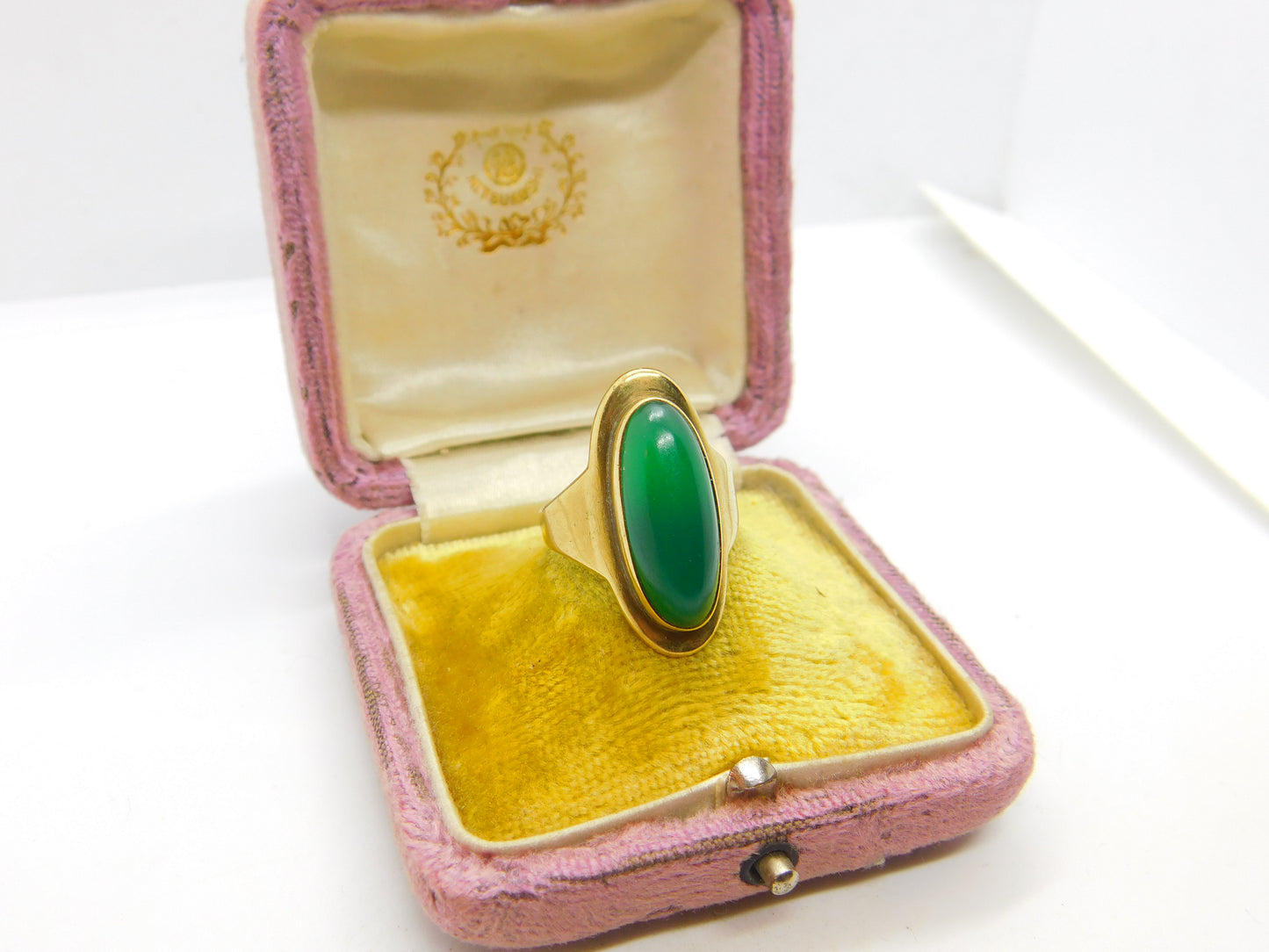 8ct Yellow Gold & Large Cabochon Chrysoprase Modernist Ring c1930 Antique