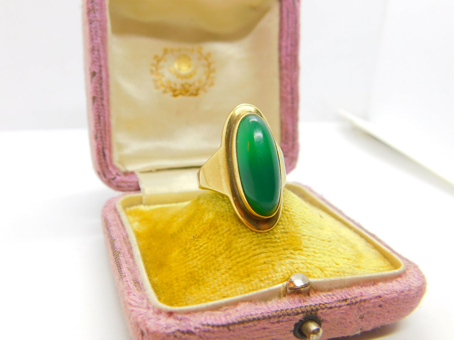 8ct Yellow Gold & Large Cabochon Chrysoprase Modernist Ring c1930 Antique