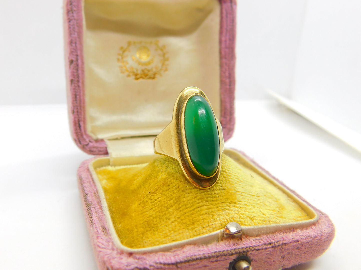 8ct Yellow Gold & Large Cabochon Chrysoprase Modernist Ring c1930 Antique