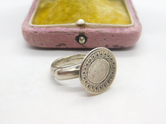 English Medieval 16th Century Sterling Silver Seal Stamp Intaglio Ring Floral Etching