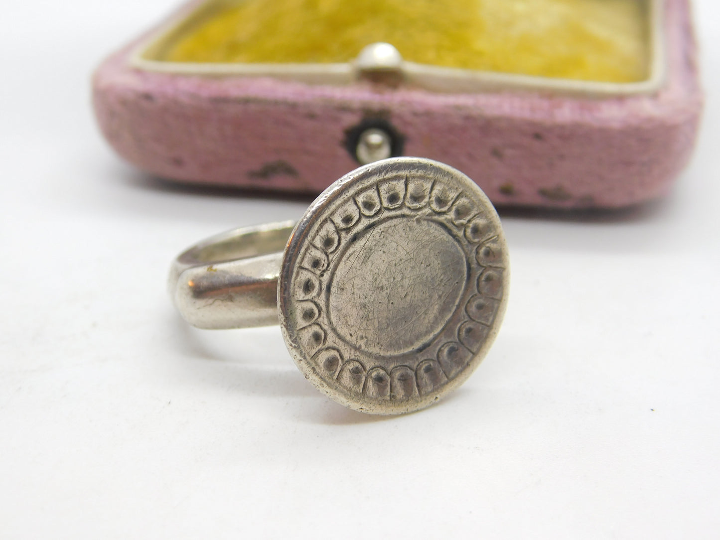 English Medieval 16th Century Sterling Silver Seal Stamp Intaglio Ring Floral Etching