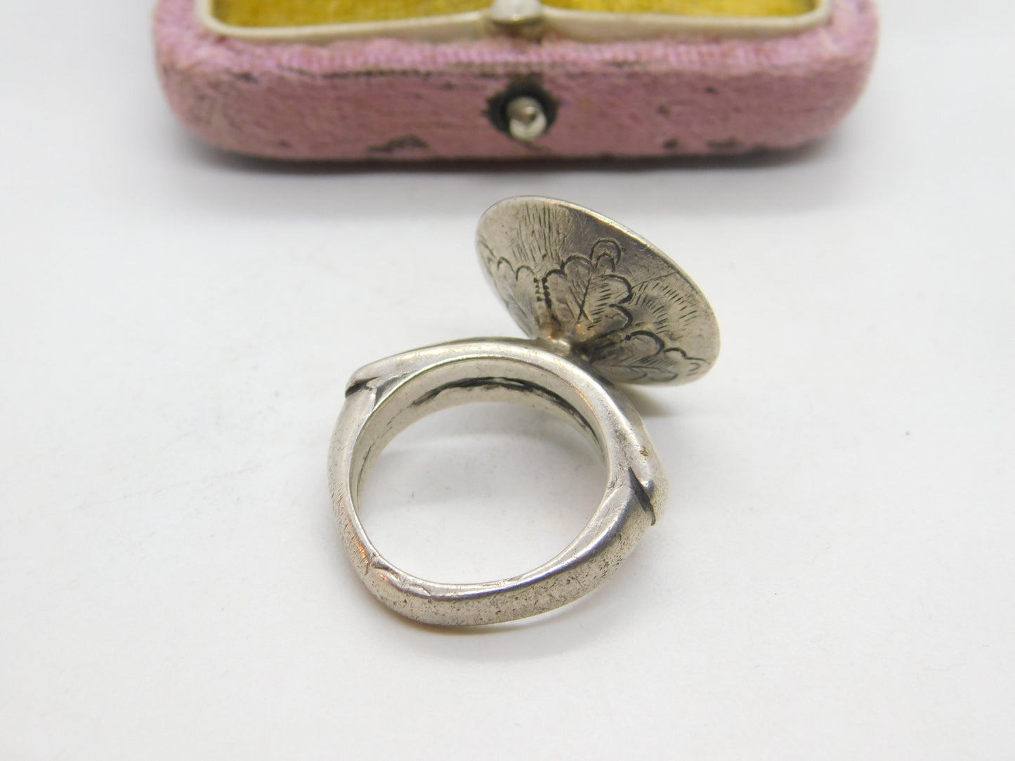 English Medieval 16th Century Sterling Silver Seal Stamp Intaglio Ring Floral Etching