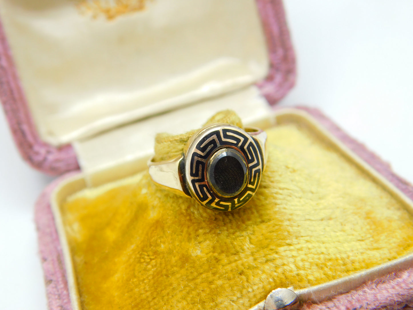 Victorian 9ct Gold, Black Enamel & Hair Mourning Ring Antique 1866 Birmingham