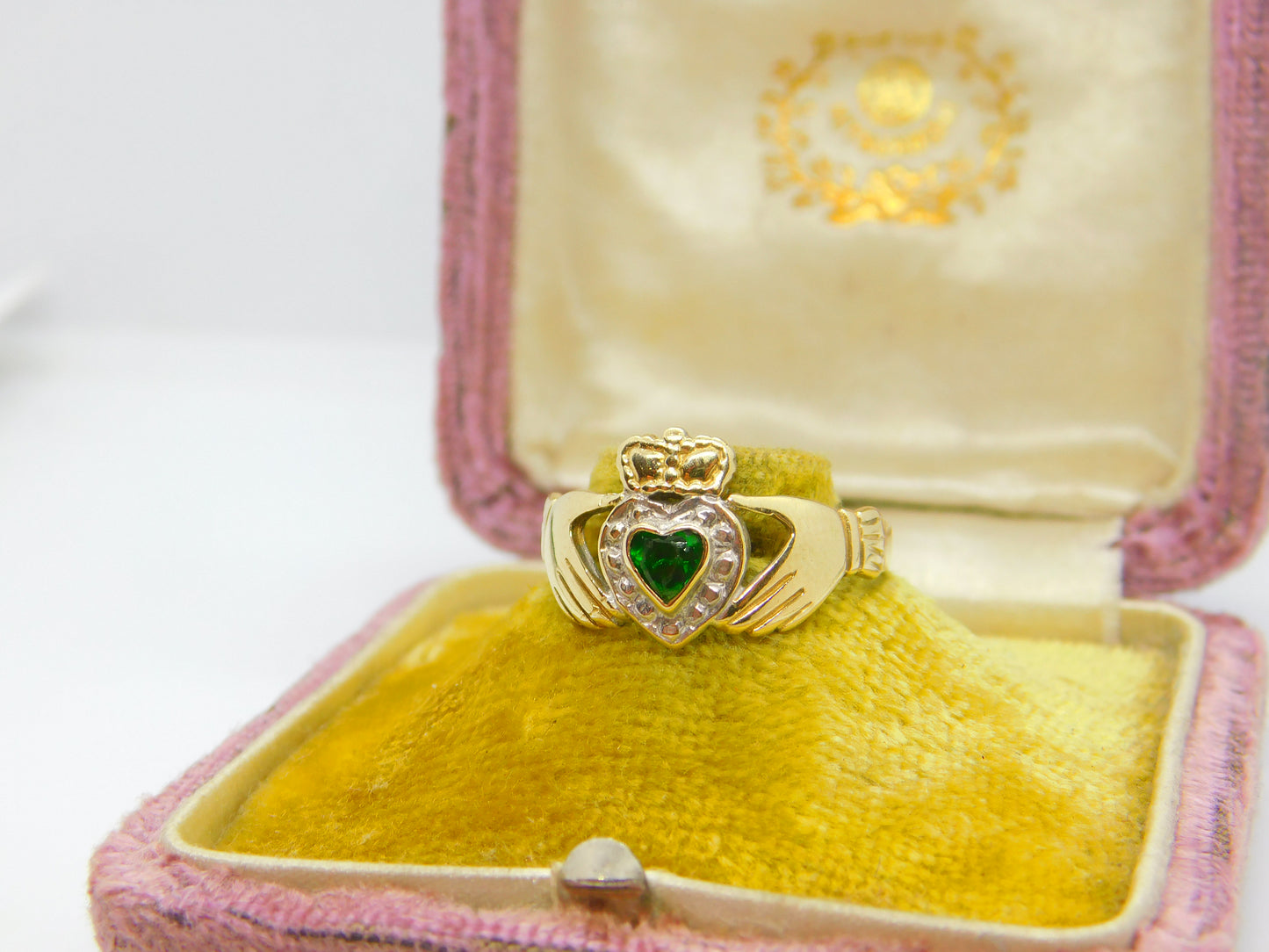 9ct Yellow Gold Heart Claddagh Ring with Emerald Paste Vintage c1980 Birmingham