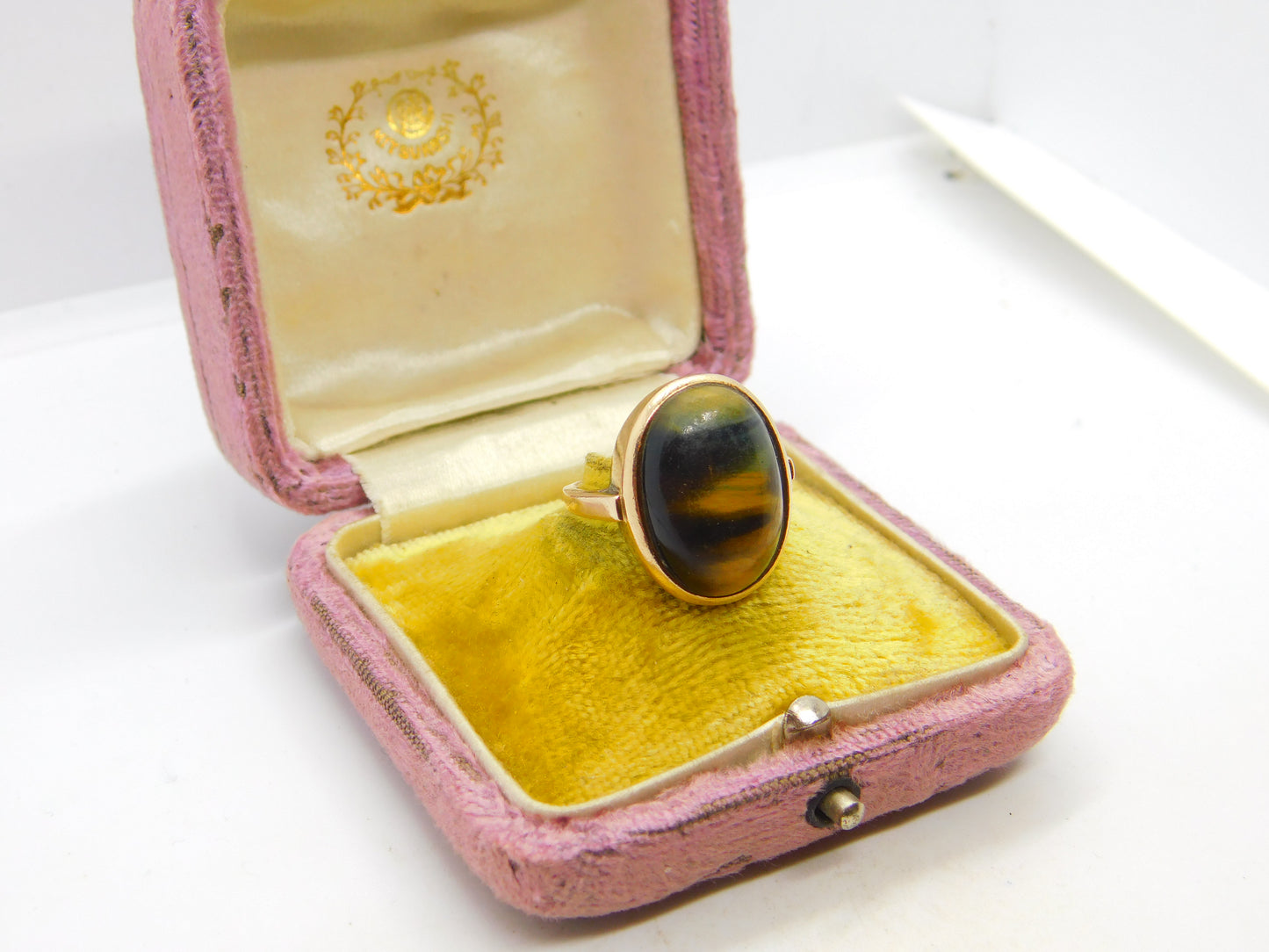 9ct Yellow Gold Cabochon Tiger's Eye Signet Ring Vintage c1950 Size M 1/2 UK