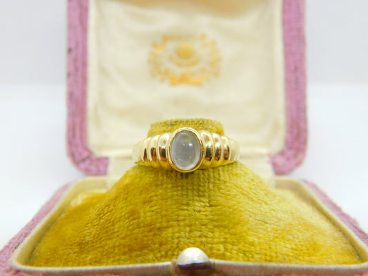 9ct Yellow Gold & Cabochon Moonstone Band Ring 1988 London Vintage