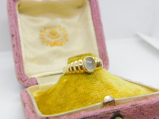 9ct Yellow Gold & Cabochon Moonstone Band Ring 1988 London Vintage