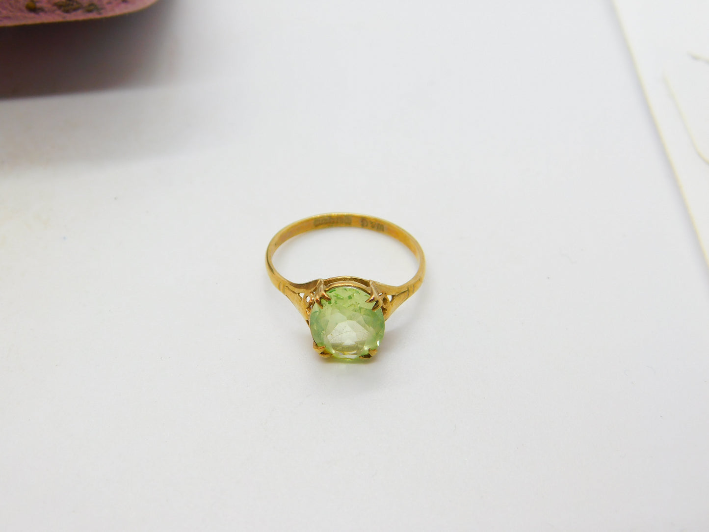 9ct Yellow Gold & Green Peridot Set Signet Ring 1972 Birmingham Vintage