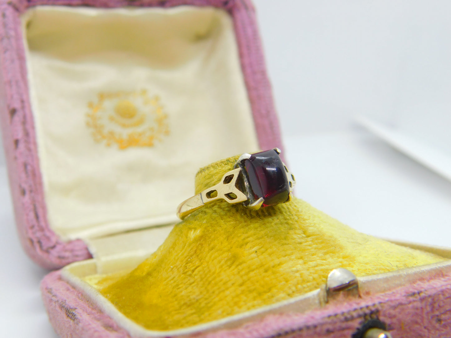 9ct Yellow Gold & Cushion Cut Bohemian Garnet Ring Antique c1920 Art Deco