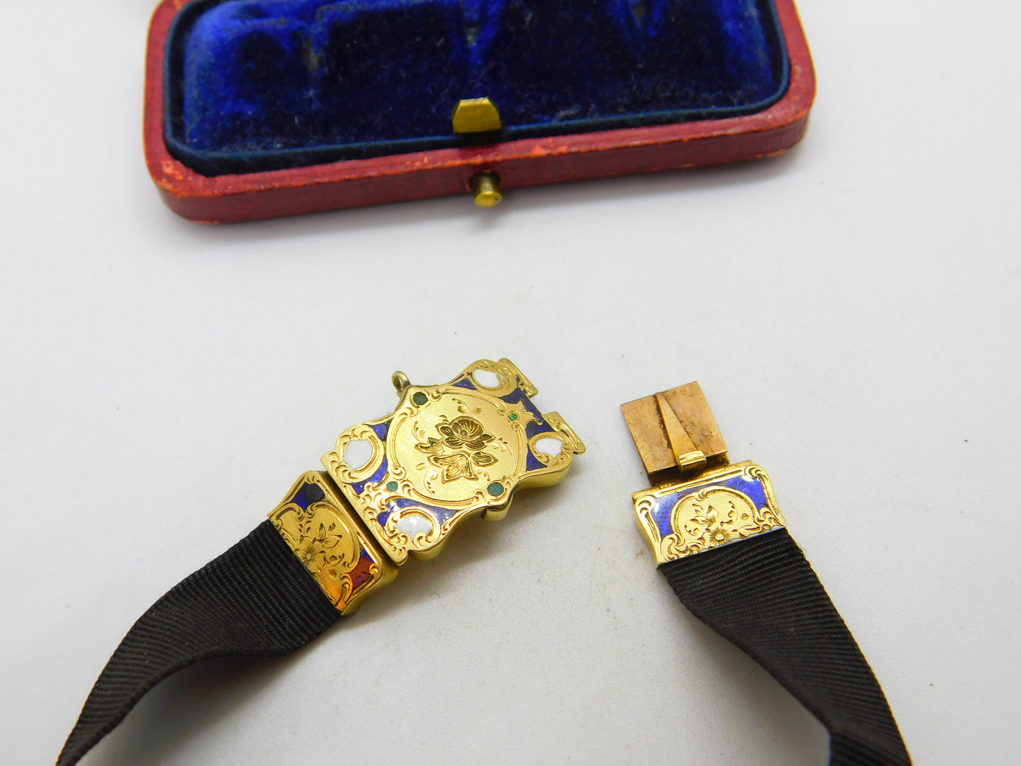 Early Victorian 18ct Gold & Enamel Floral Mourning Bracelet Inscribed 1845