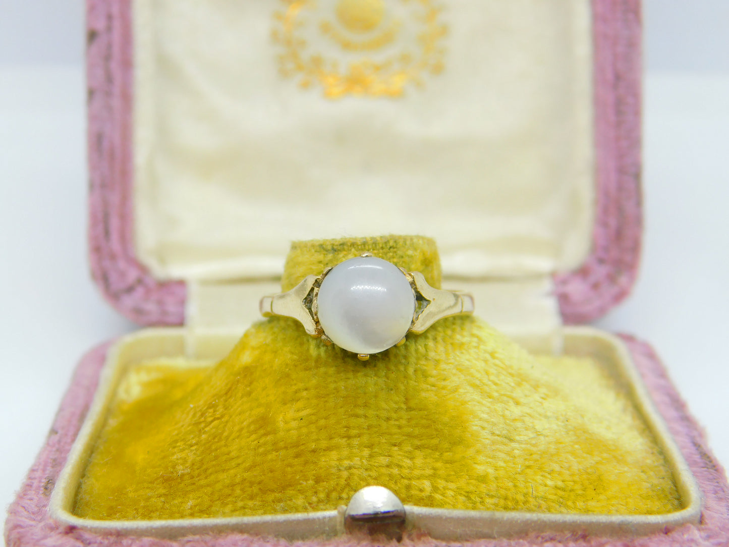 9ct Yellow Gold & Cabochon Moonstone Set Band Ring 1979 Birmingham Vintage