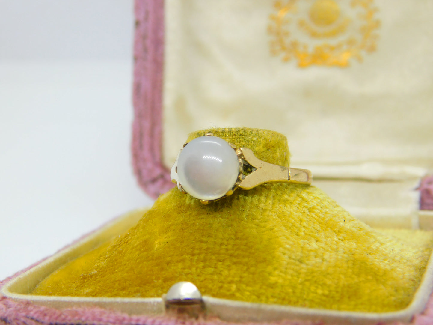 9ct Yellow Gold & Cabochon Moonstone Set Band Ring 1979 Birmingham Vintage