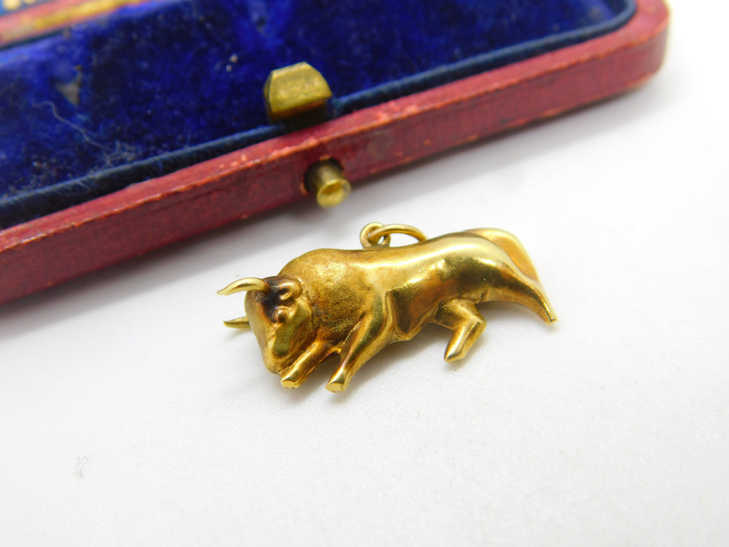 Taurus the Bull 9ct Yellow Gold Zodiac Charm Pendant Vintage c1970