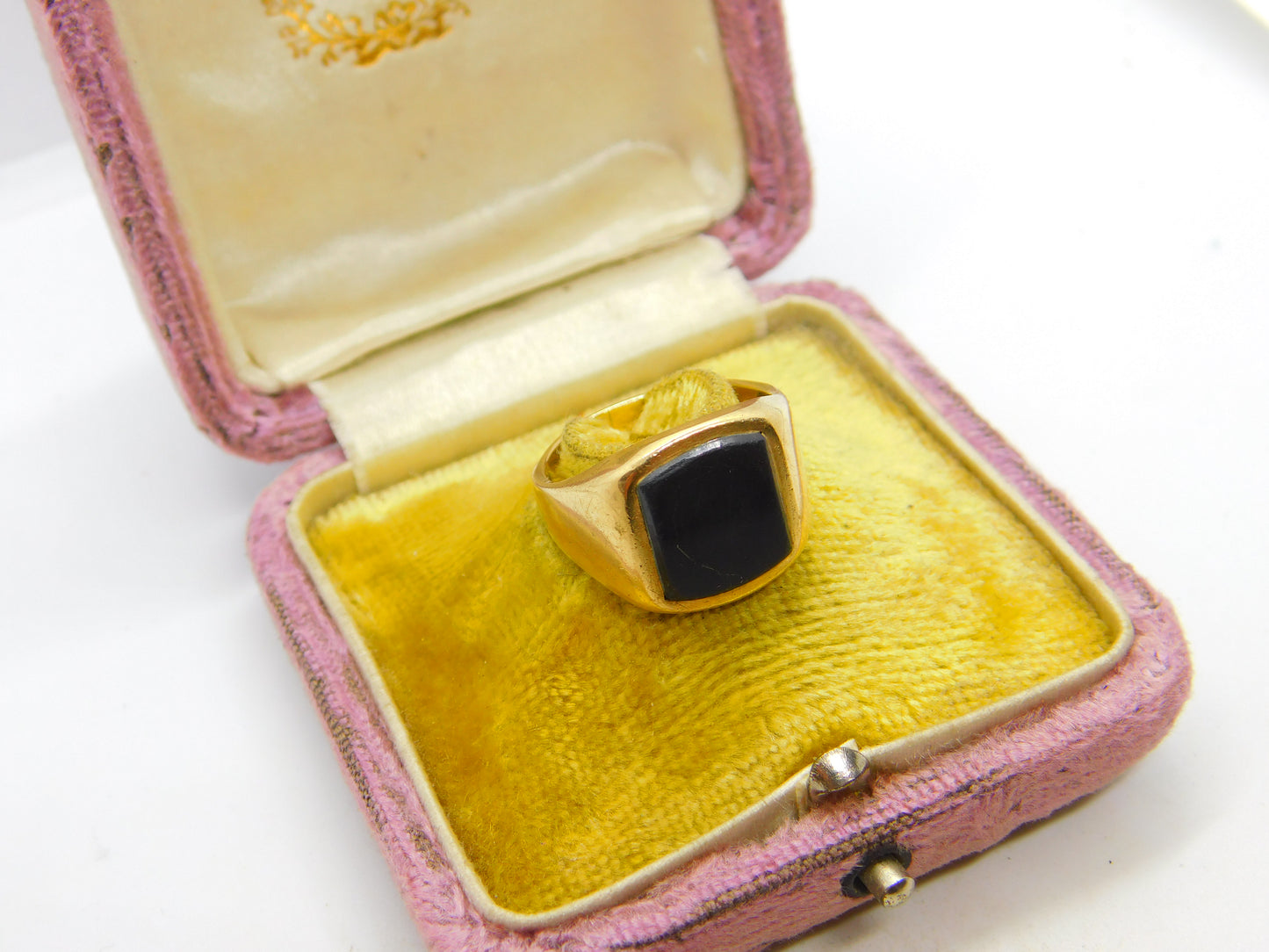 9ct Yellow Gold Essential Onyx Set Signet Ring 1971 London Vintage