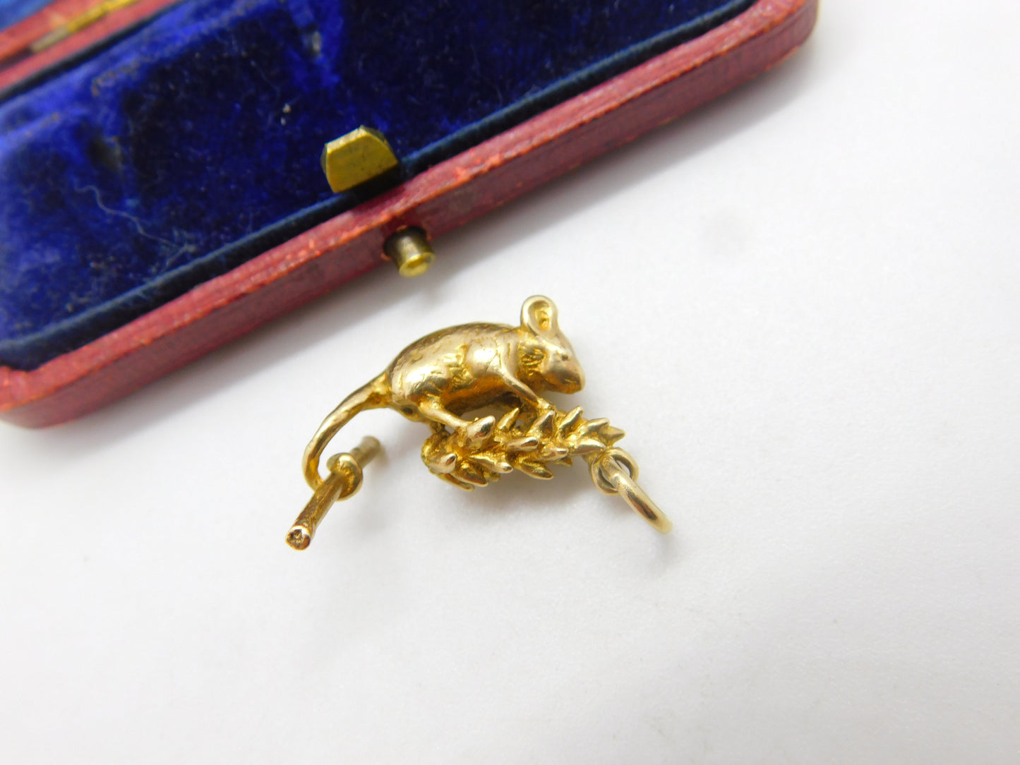 Harvest Mouse on Wheat Sheaf 9ct Gold English Charm Pendant Vintage 1973 Birmingham