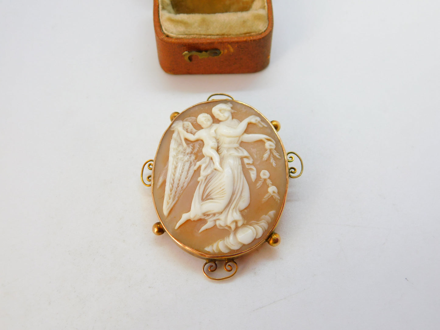 Victorian 9ct Gold Carved Shell Cameo Goddess Aphrodite Brooch Antique